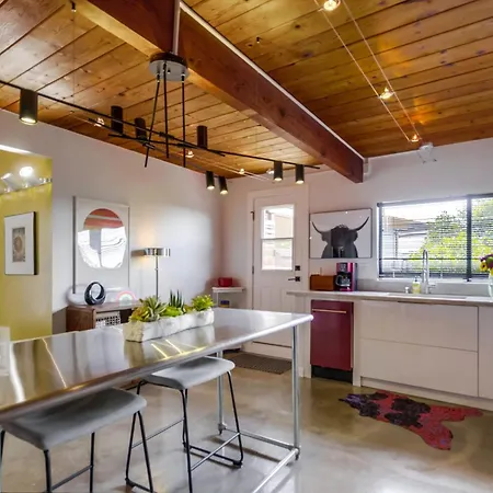 Avoyer One Bedroom Guesthouse - La Mesa